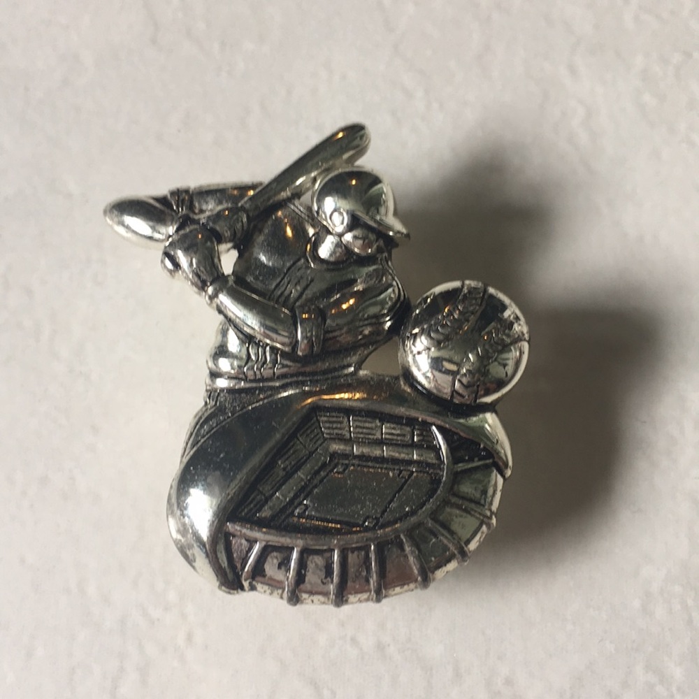 Baseball pendant/pin